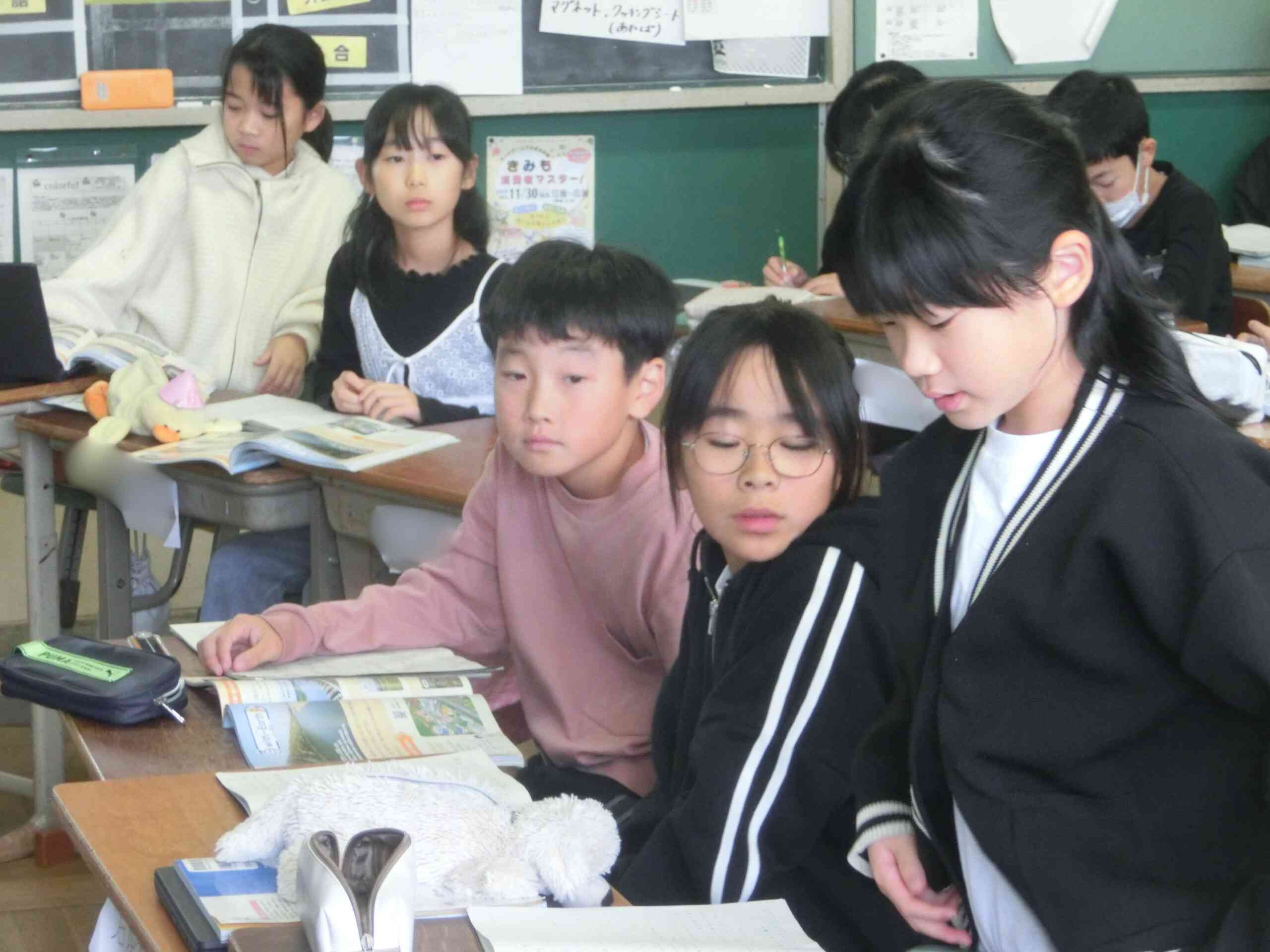 db6cb911-79f9-403f-bc4d-4a705b94bc50