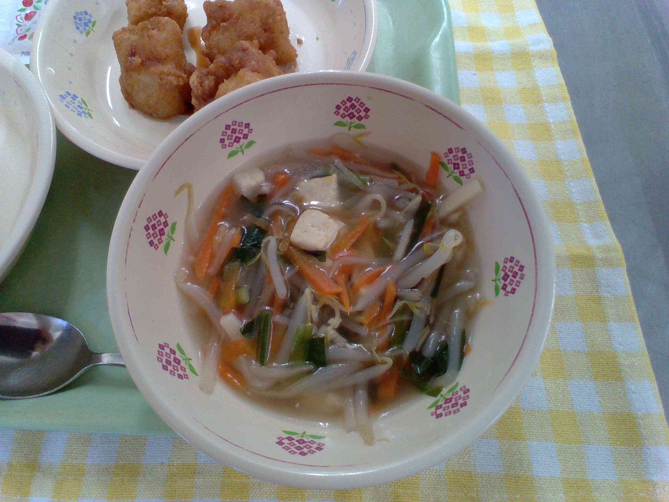 豆腐ともやしのスープ