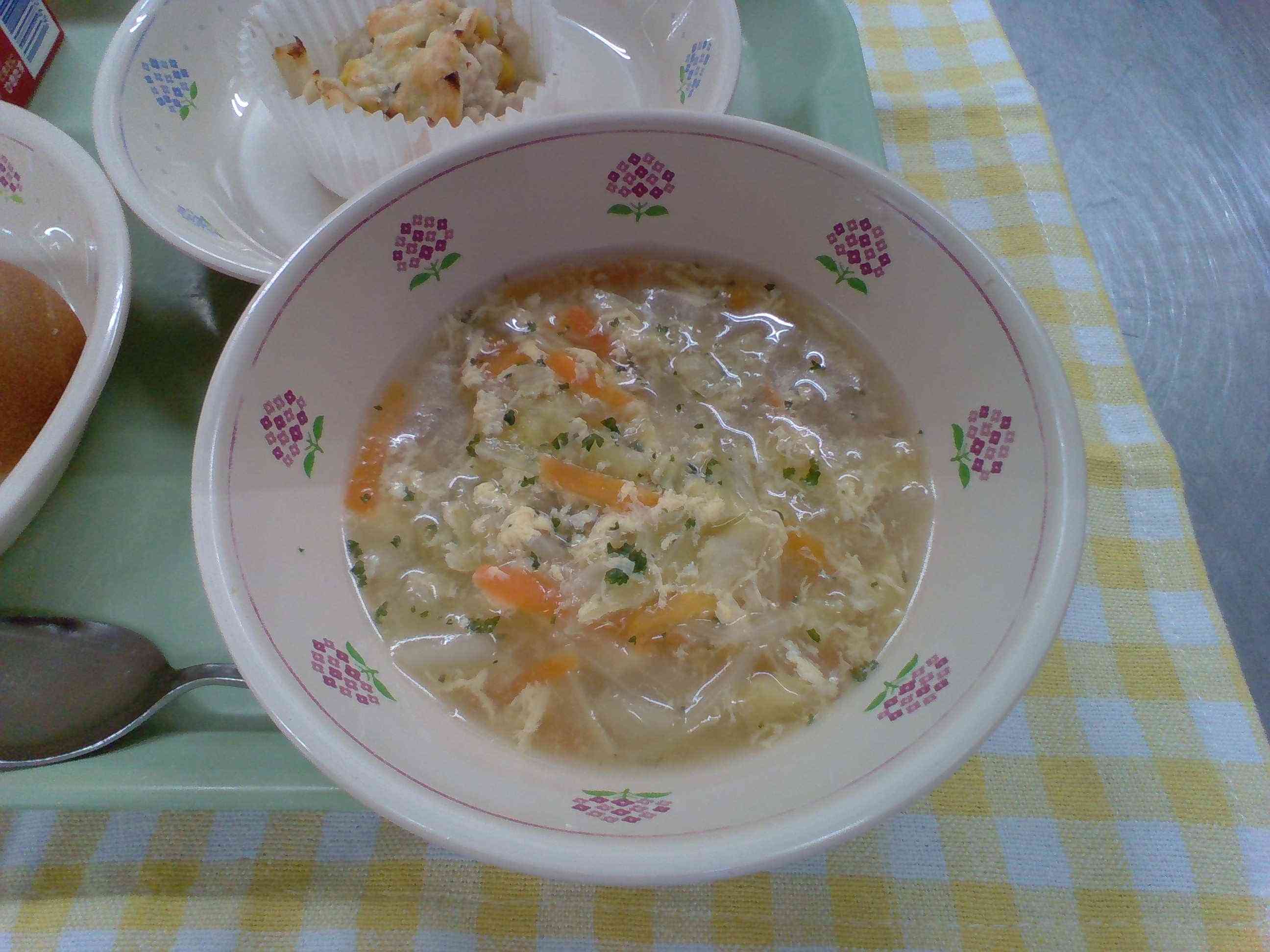 野菜と卵のスープ