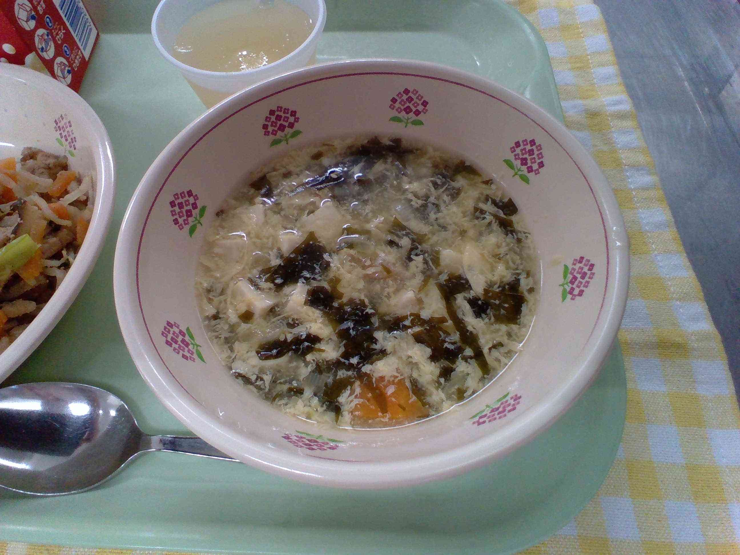 わかめと卵のスープ